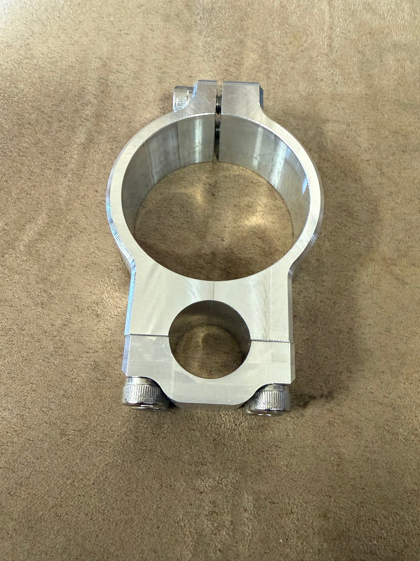 Shock reservoir mount