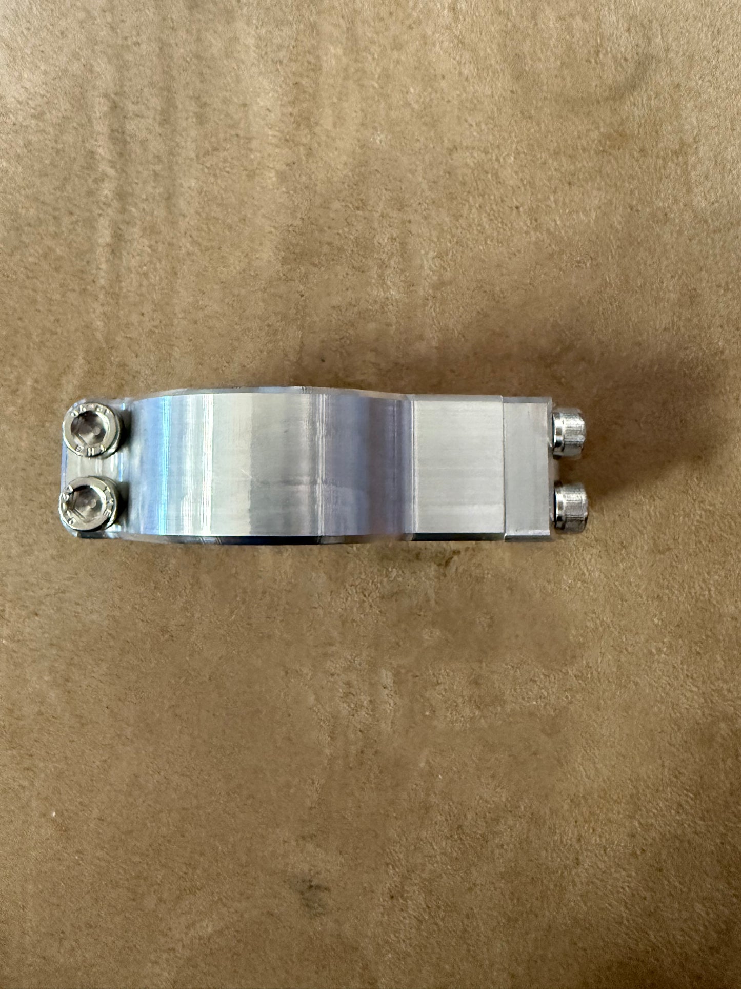 Shock reservoir mount